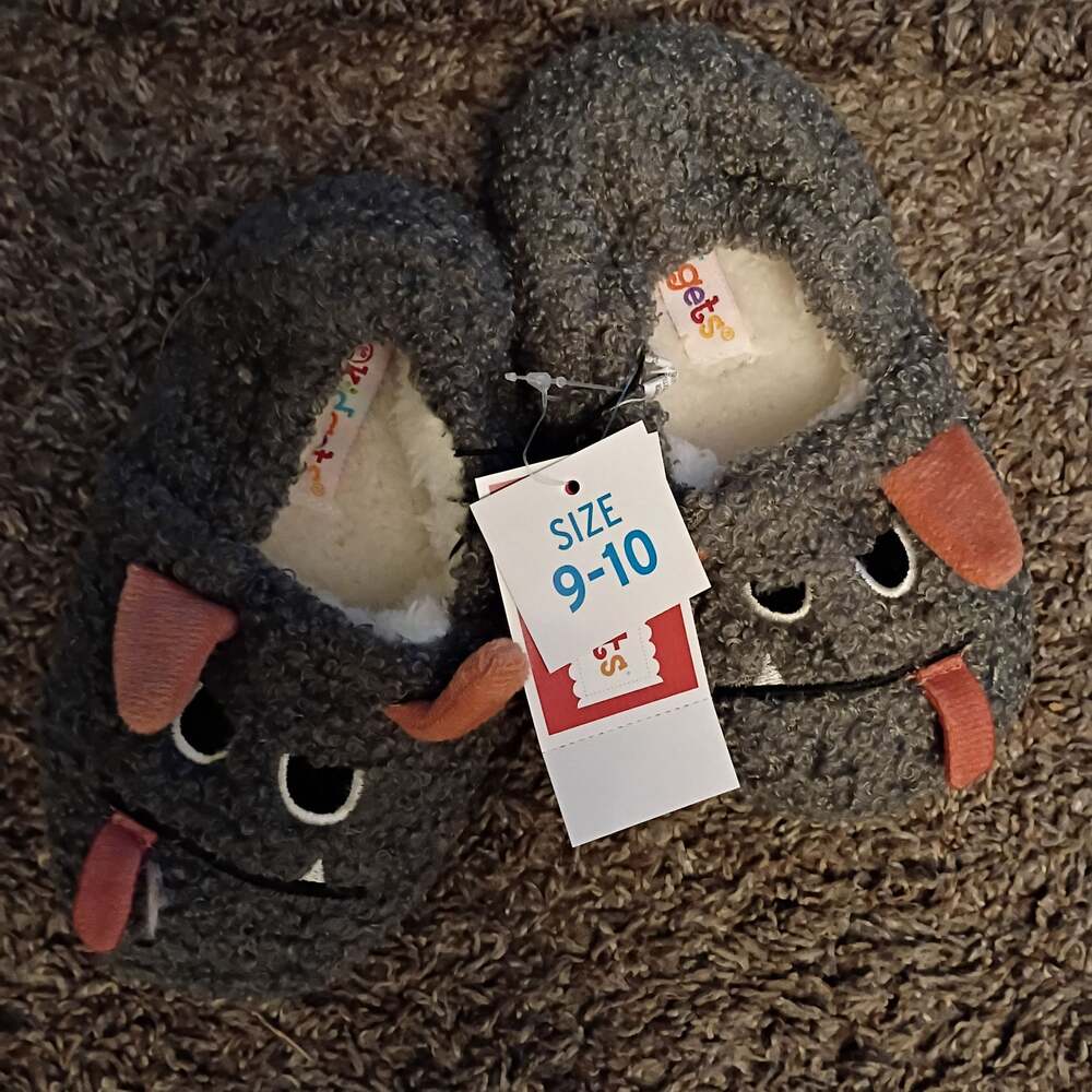 Toddler Size 9/10 Gray Monster Slippers Hook N Loop Closure New With Tags